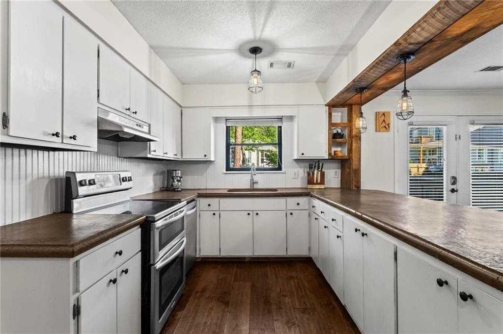 1028 Riverbend Club Dr Se - Photo 7 of 30