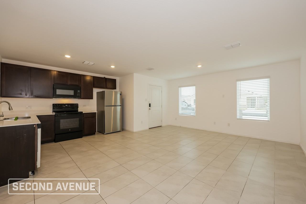 8633 Cottage Creek Dr - Photo 4 of 28