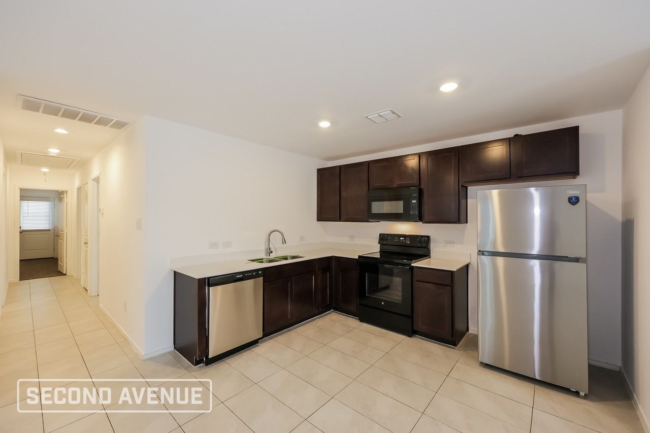 8633 Cottage Creek Dr - Photo 5 of 28