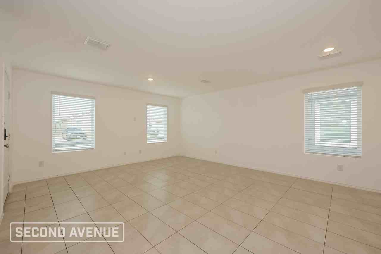 8633 Cottage Creek Dr - Photo 7 of 28