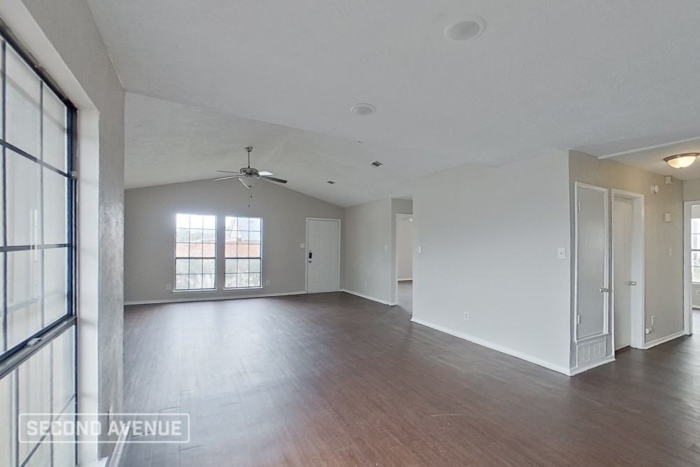 9124 Pinehaven Dr - Photo 2 of 26