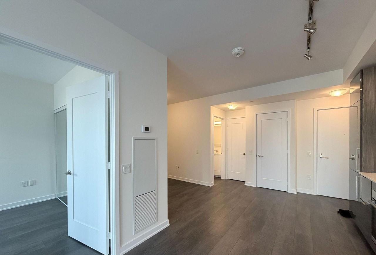 28 Freeland Street - Photo 7 of 30