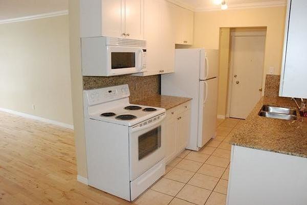 Seymour Place - Photo 3 of 10