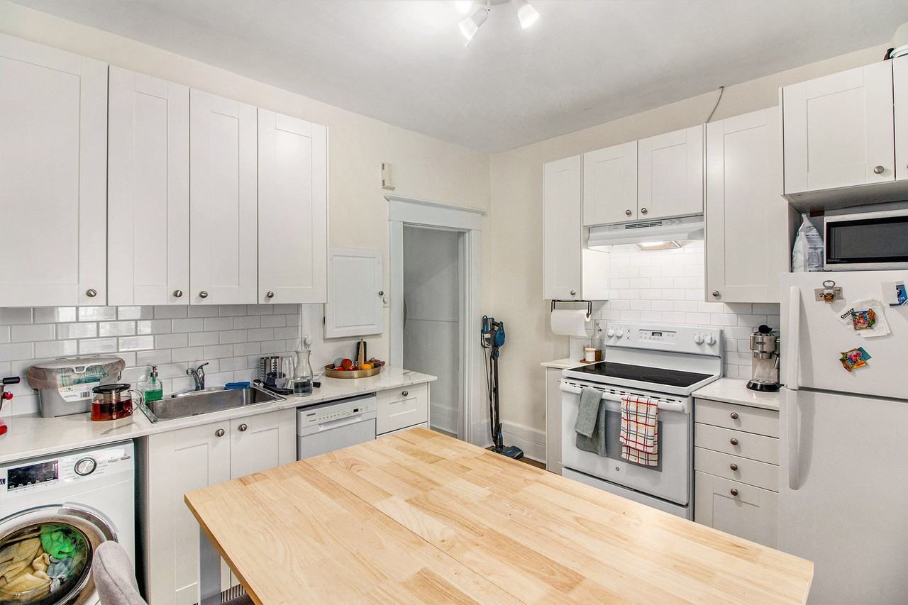 170 Ivy Crescent #1 - Photo 4 of 13