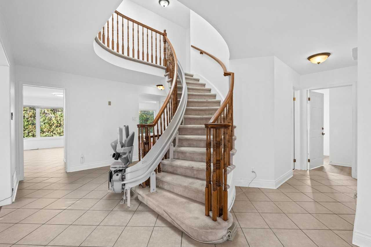 841 Promenade Montcrest Drive - Photo 6 of 45