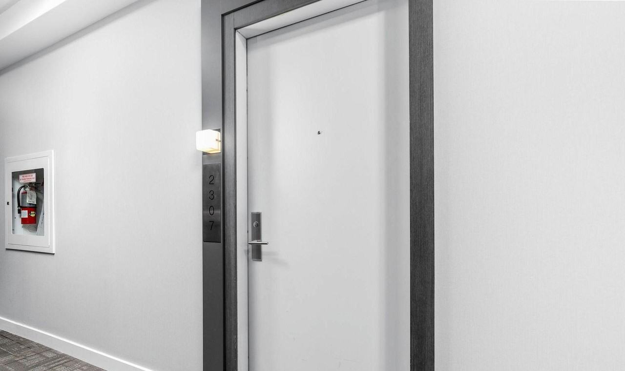 318 Richmond Street West - Photo 4 of 42