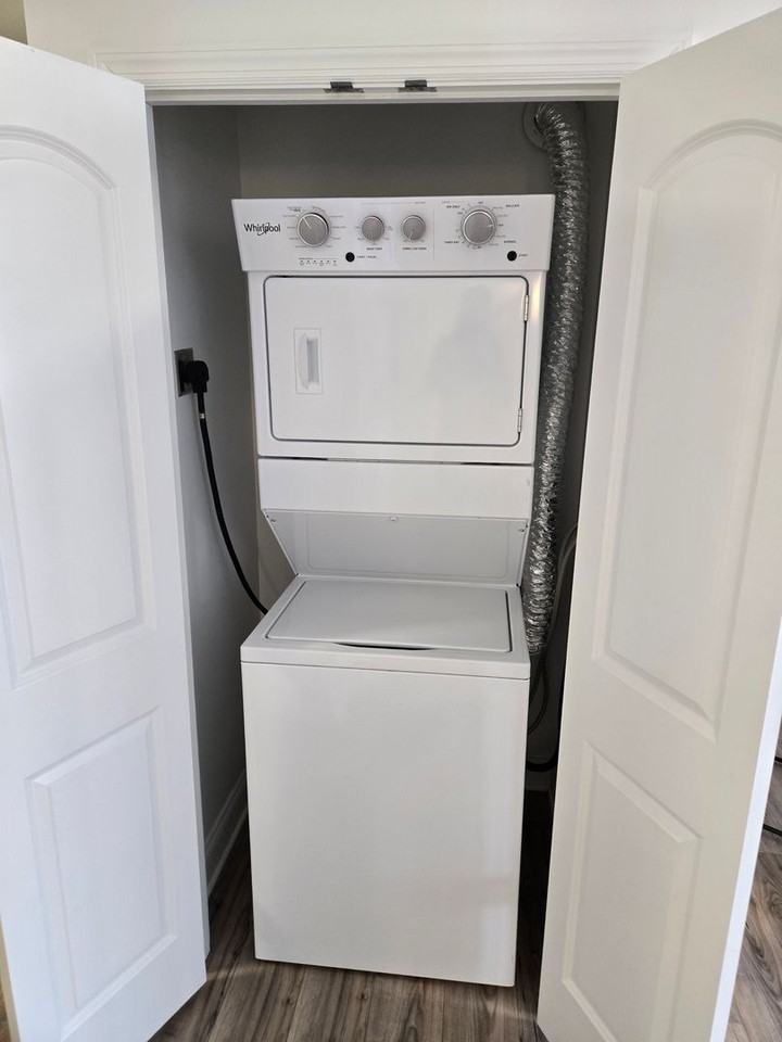 Encore - Photo 2 of 8