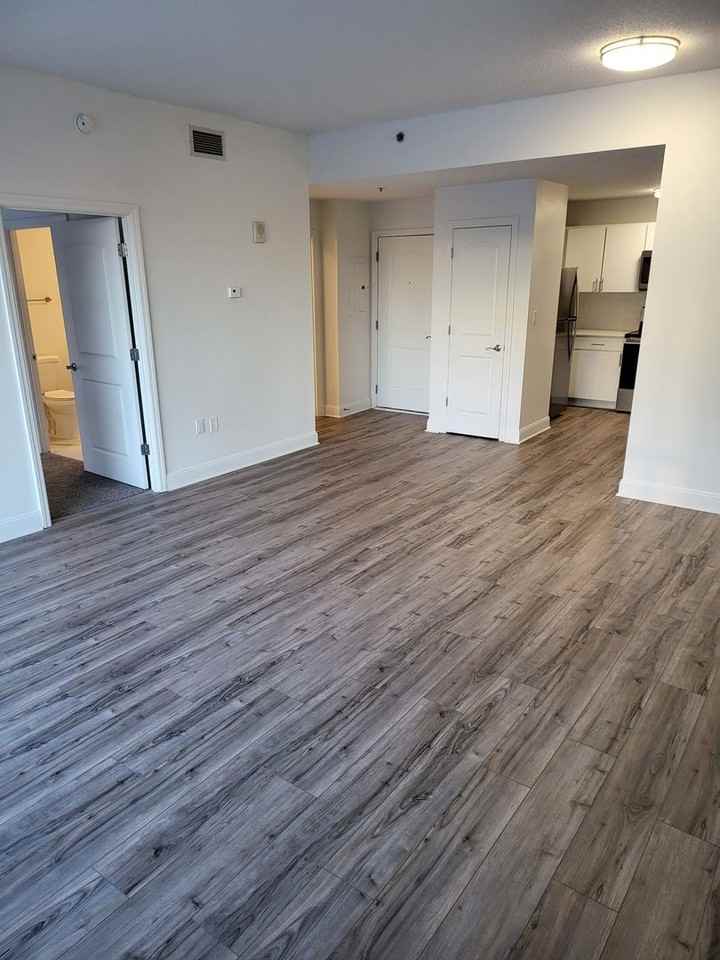 Encore - Photo 7 of 8