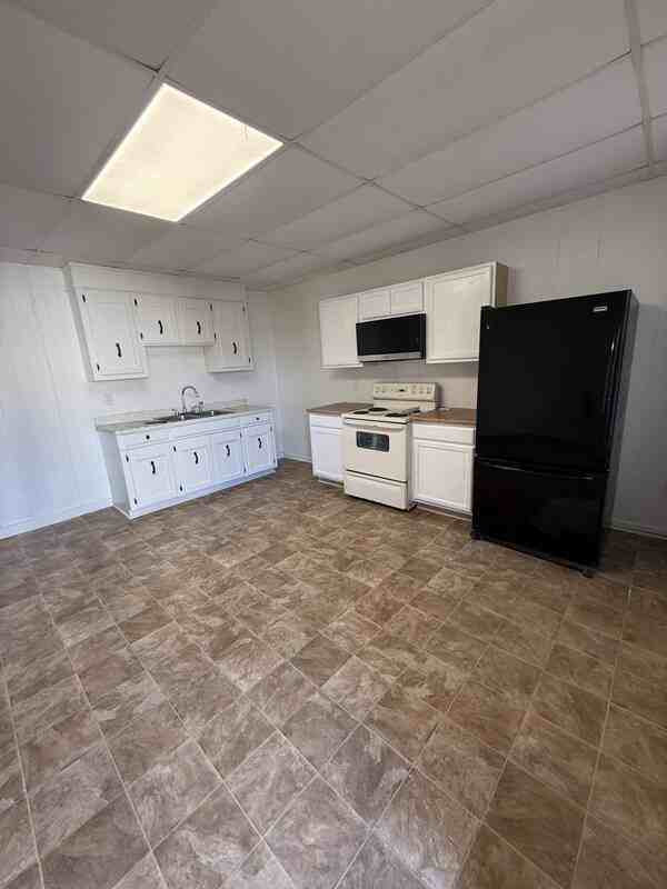 204 Spring St - Photo 2 of 7