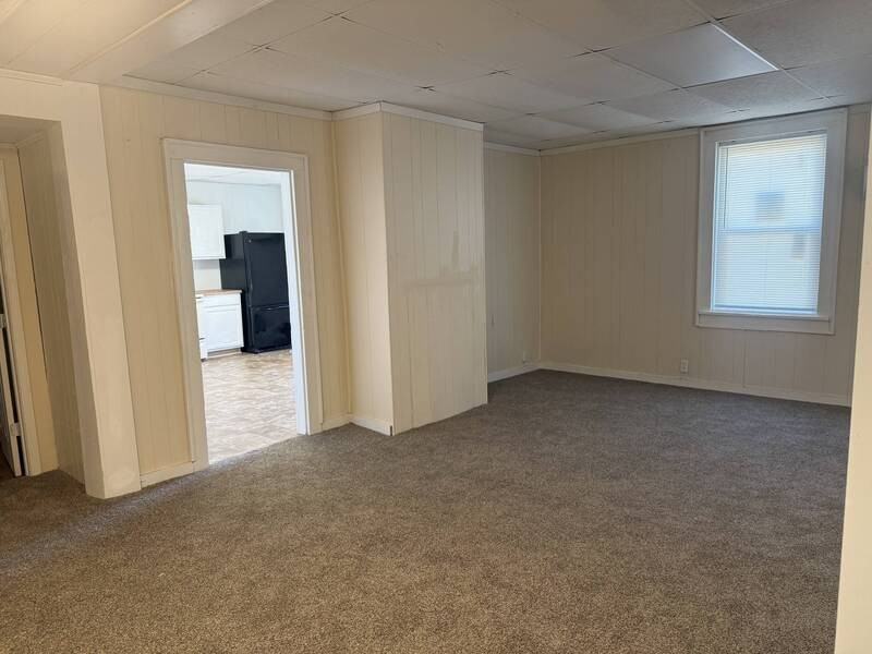 204 Spring St - Photo 3 of 7