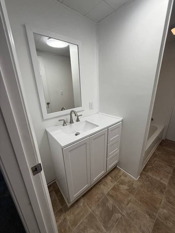 204 Spring St - Photo 5 of 7