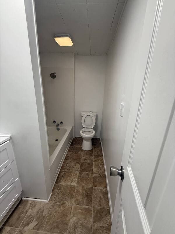 204 Spring St - Photo 6 of 7