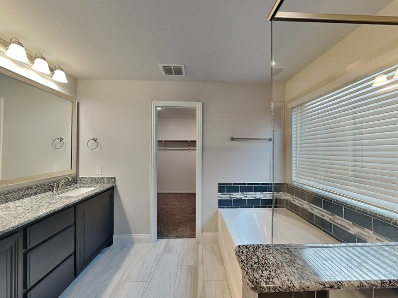 1204 Sagewood Dr - Photo 3 of 24