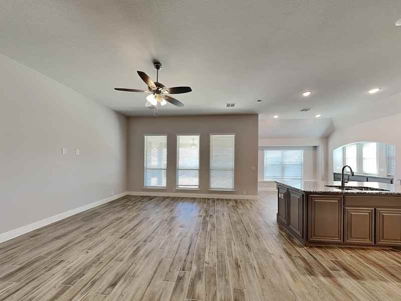 1204 Sagewood Dr - Photo 4 of 24