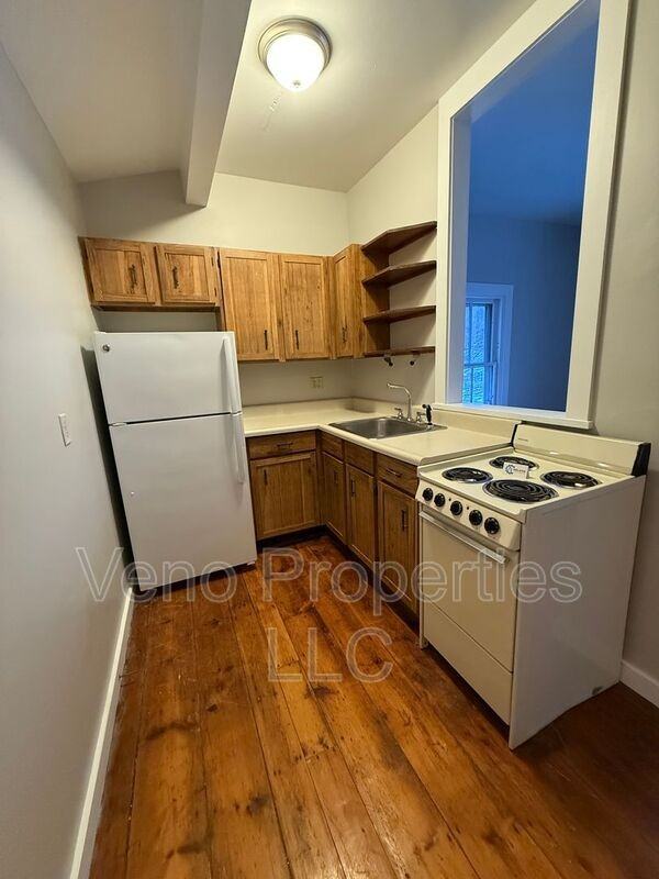 1 Pleasant St #2W - Photo 2 of 6