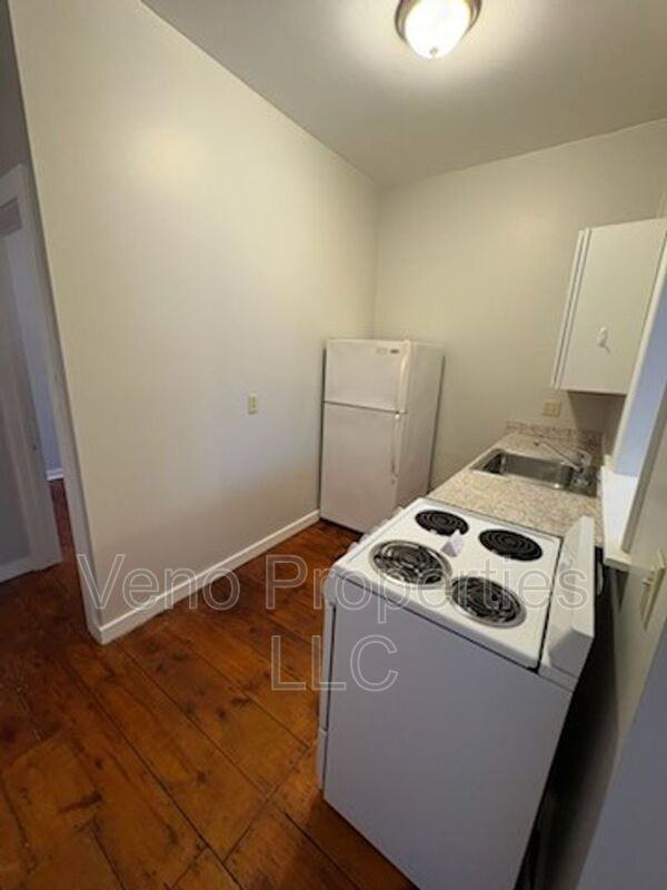 1 Pleasant St #1W - Photo 3 of 10