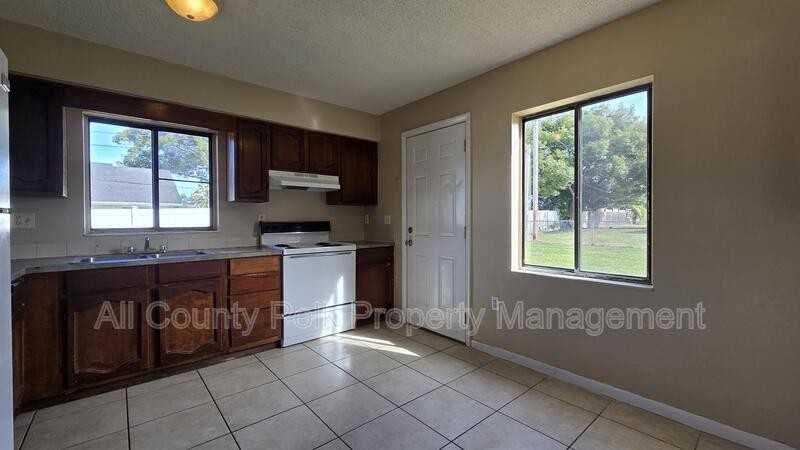 248 Leelon Rd - Photo 5 of 12