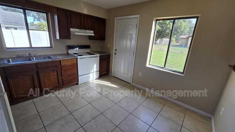 248 Leelon Rd - Photo 6 of 12