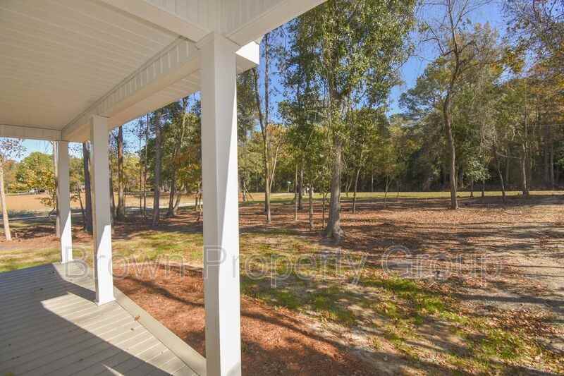 885 Simmons Rd - Photo 4 of 25