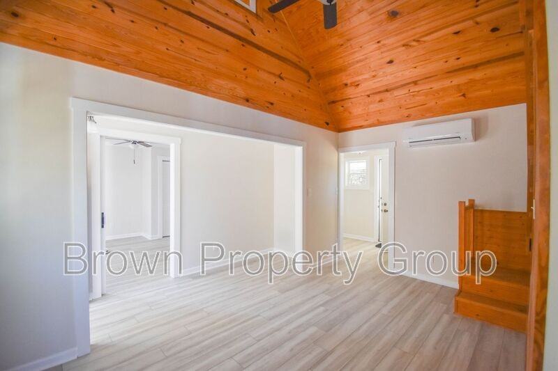 885 Simmons Rd - Photo 5 of 25