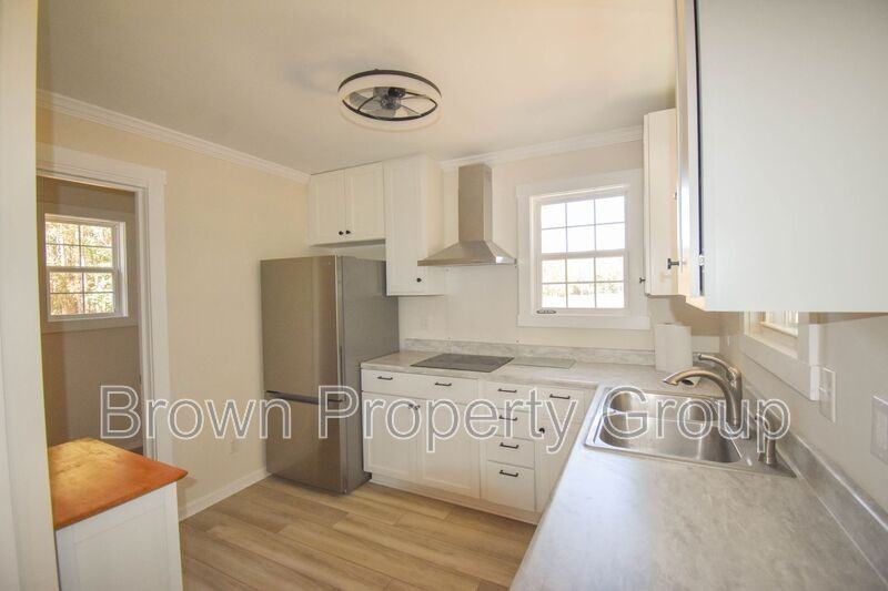 885 Simmons Rd - Photo 6 of 25