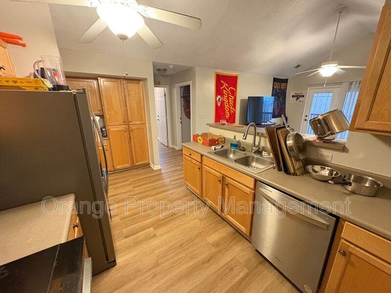 1331 Harts Ridge Dr - Photo 6 of 18