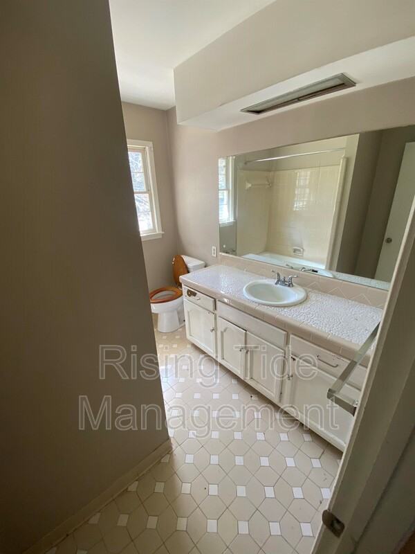 1505 Pine Tree Dr - Photo 6 of 14