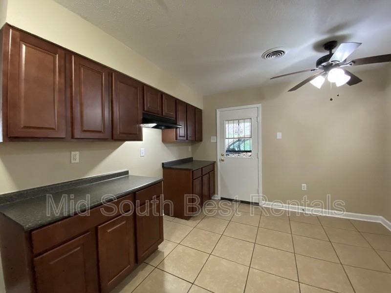 4303 Shadcrest Cv - Photo 5 of 16