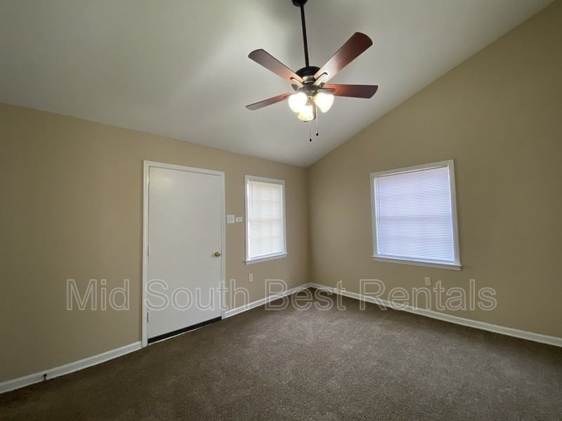 4303 Shadcrest Cv - Photo 7 of 16