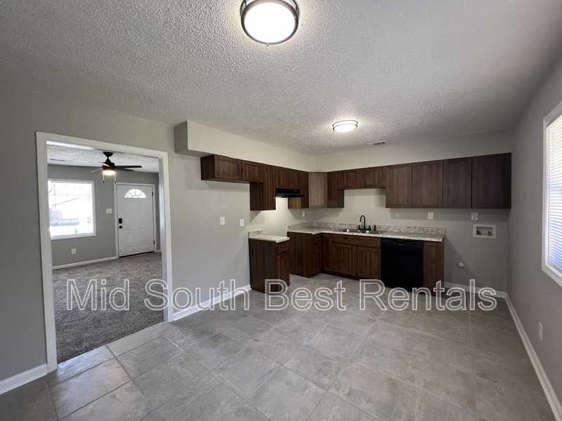 3999 Glenbrook St - Photo 5 of 14