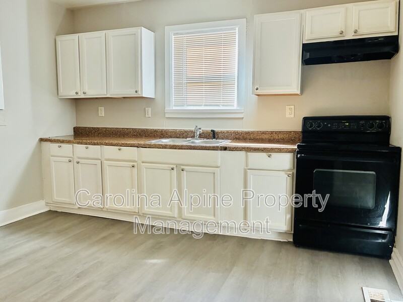 2716 Mayfair Ave - Photo 3 of 20