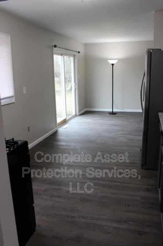 7019 Van Buren Ln - Photo 7 of 15