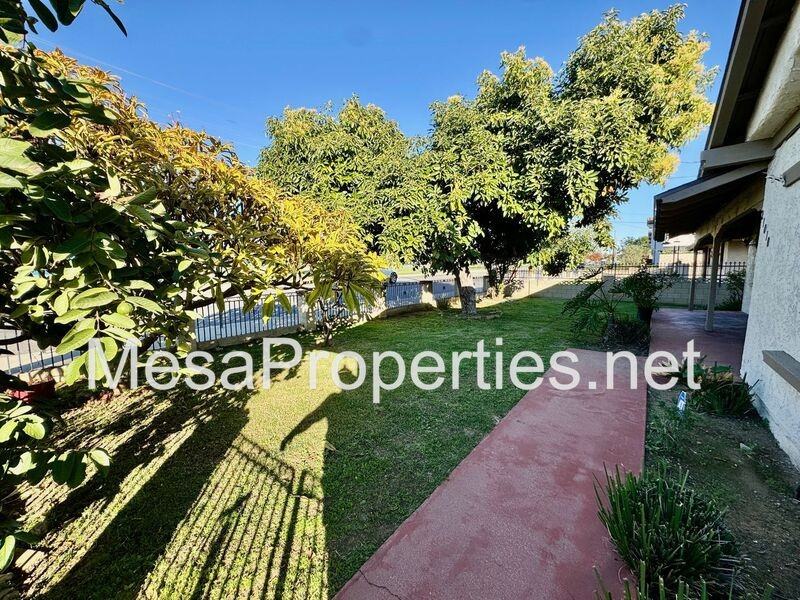 21010 E Cypress St - Photo 3 of 27