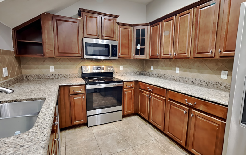 9068 Shepton St - Photo 3 of 32