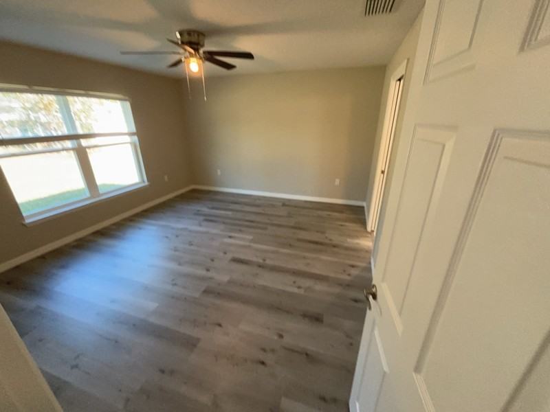 3099 W Viking Ln - Photo 4 of 14