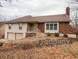 featured image of 1011 Sw Lorman Dr