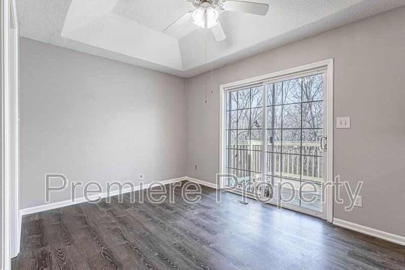 1011 Sw Lorman Dr - Photo 4 of 18