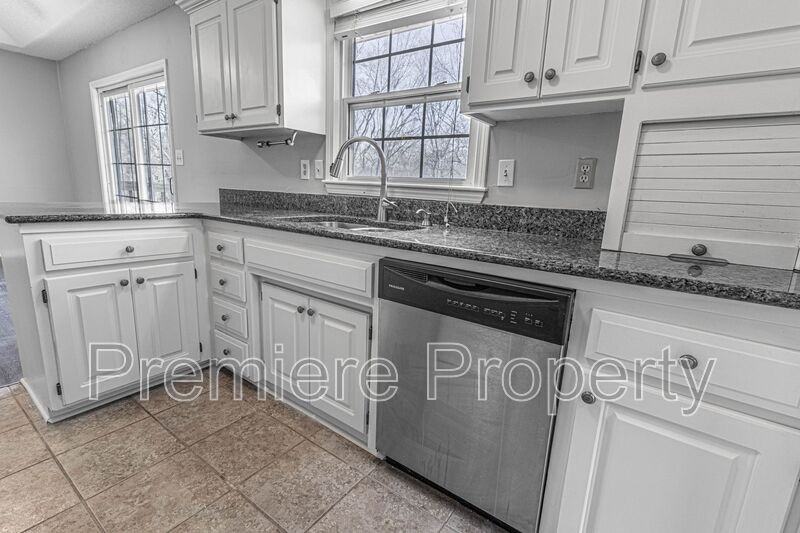 1011 Sw Lorman Dr - Photo 6 of 18