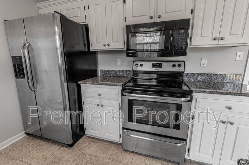 1011 Sw Lorman Dr - Photo 7 of 18