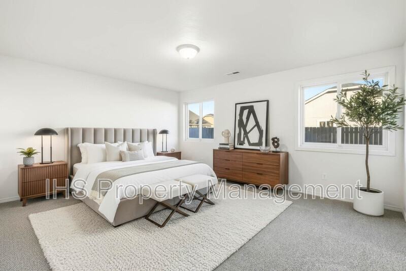 6218 Ochoco Ln - Photo 2 of 20