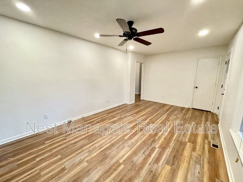 1603 Hickory Ridge Ct - Photo 3 of 18