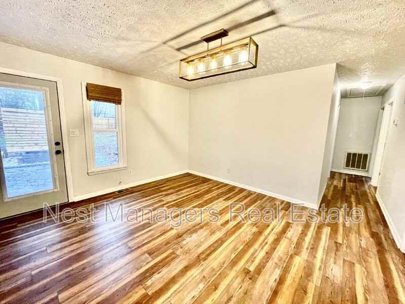 1603 Hickory Ridge Ct - Photo 4 of 18