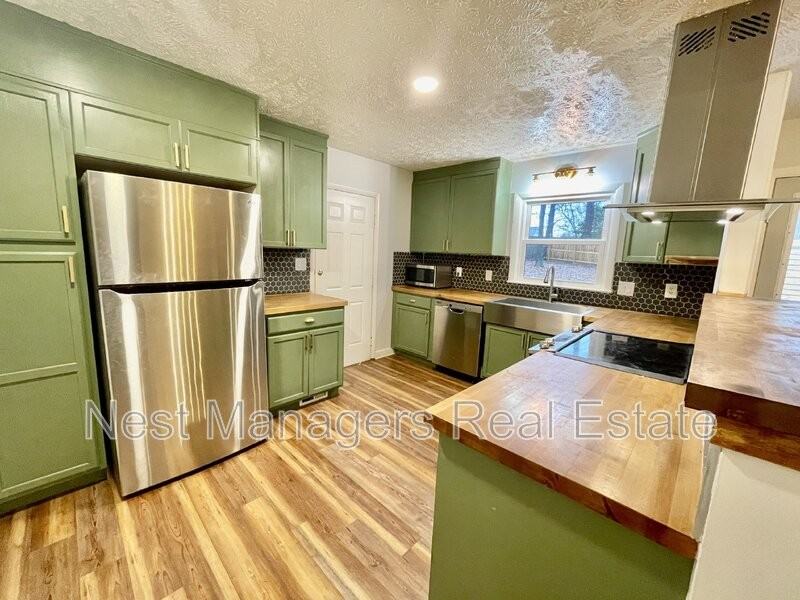 1603 Hickory Ridge Ct - Photo 6 of 18