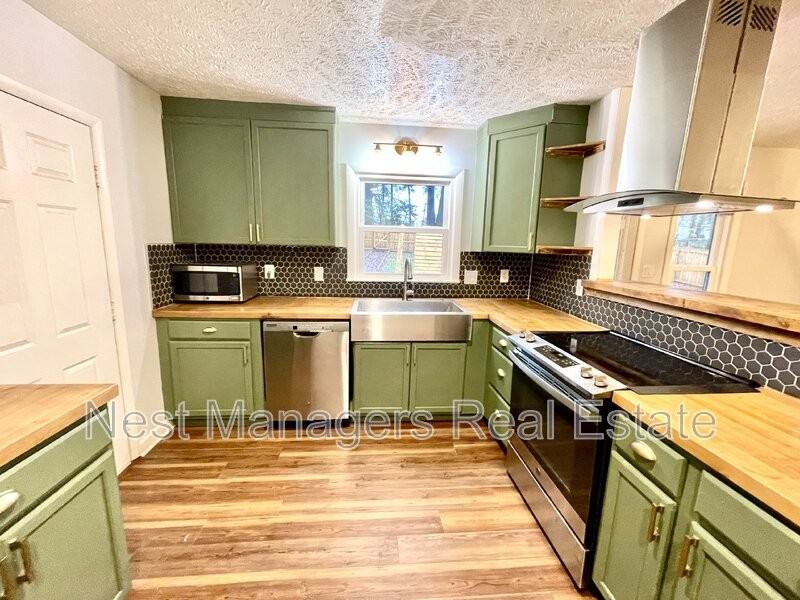 1603 Hickory Ridge Ct - Photo 7 of 18