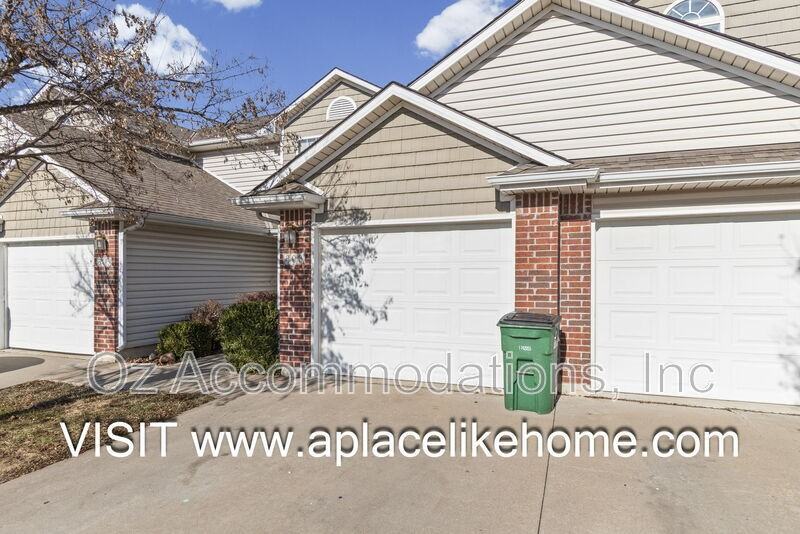 803 Sw Imperial Ln - Photo 2 of 34