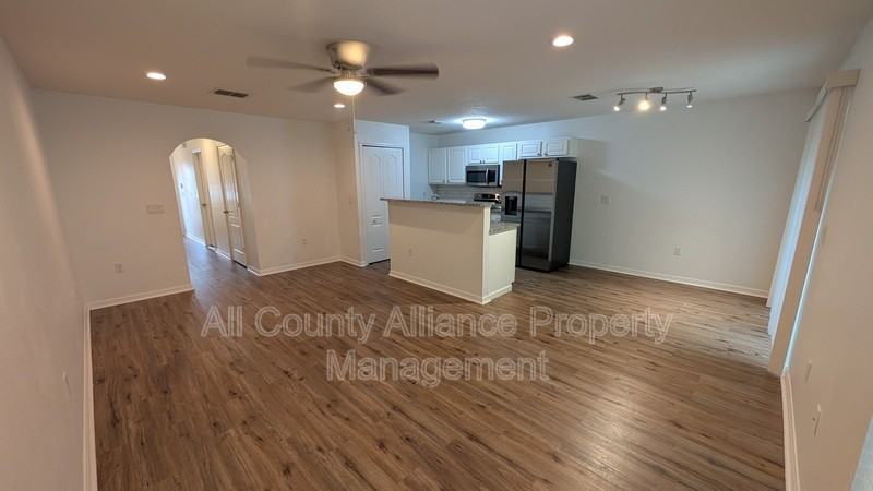 4702 Ashburn Pond Way - Photo 6 of 25