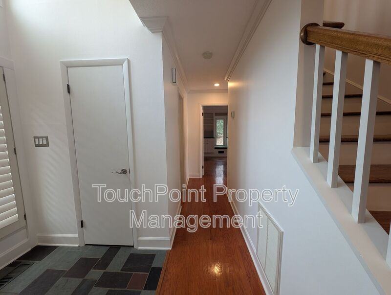 3023 Shallowood Ln - Photo 5 of 29