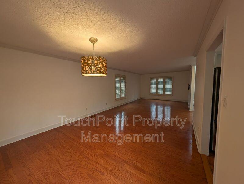 3023 Shallowood Ln - Photo 6 of 29