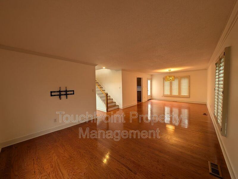 3023 Shallowood Ln - Photo 7 of 29