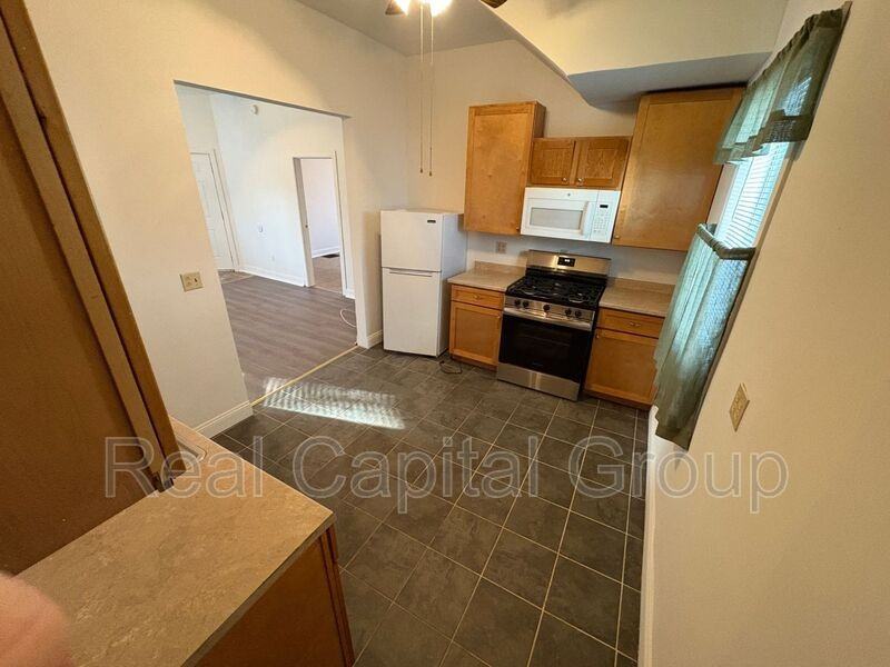 340 N Main St #1 - Photo 4 of 7